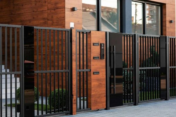 Trabajo de cerrajería metálica en una vivienda de Pamplona